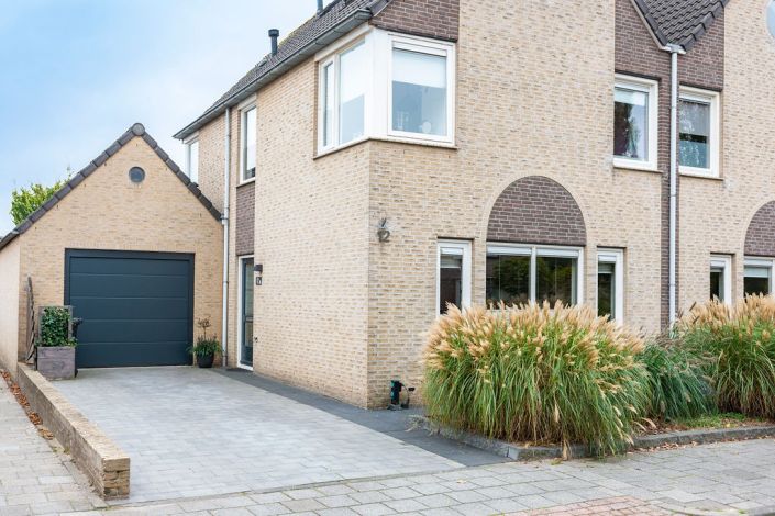 Garagedeur Woudrichem