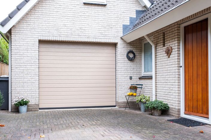 Je garagedeur elektrisch maken, hoe doe je dat?